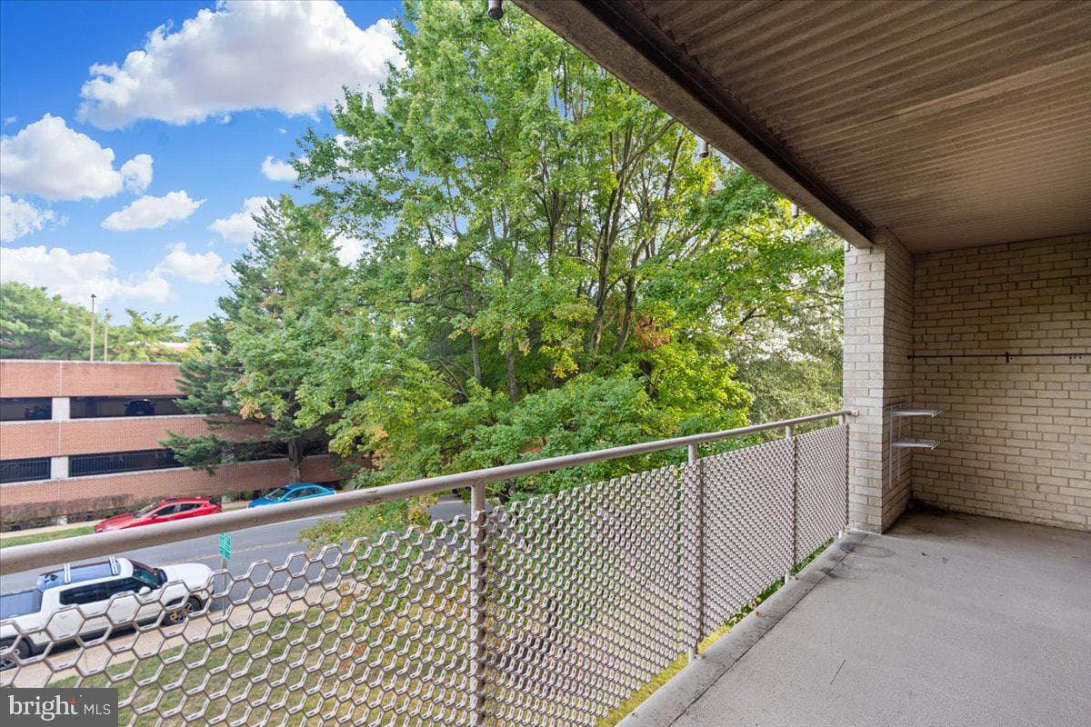 200 N Maple Avenue #416 photo 12