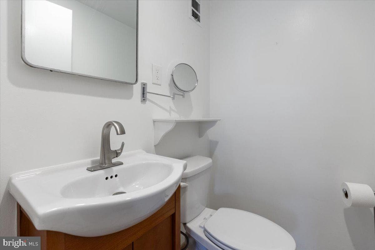 200 N Maple Avenue #416 photo 29