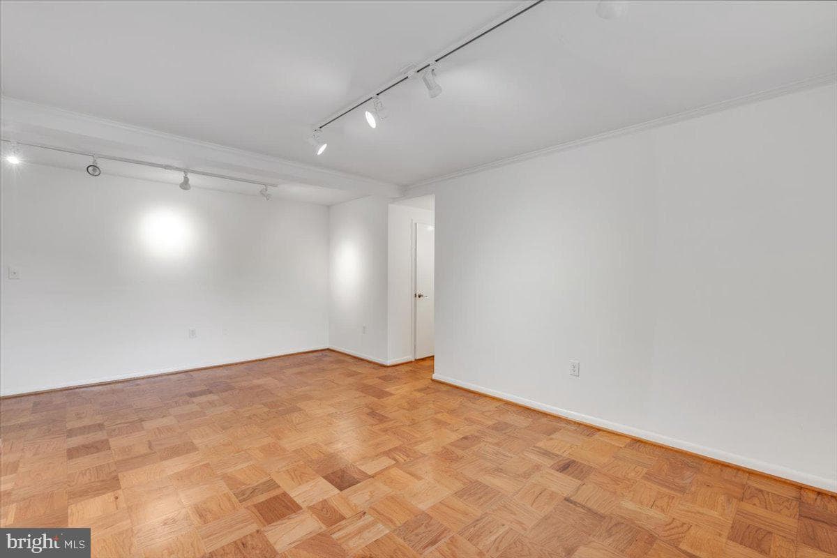 200 N Maple Avenue #416 photo 5