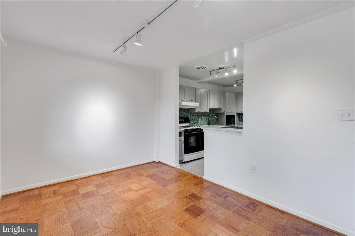 200 N Maple Avenue #416 photo 8