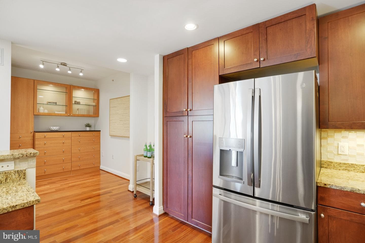 513 W Broad Street #510 photo 12