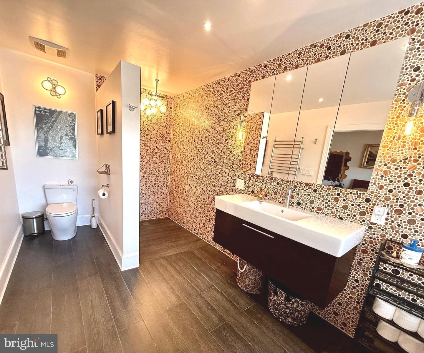 128 Rees Place photo 31
