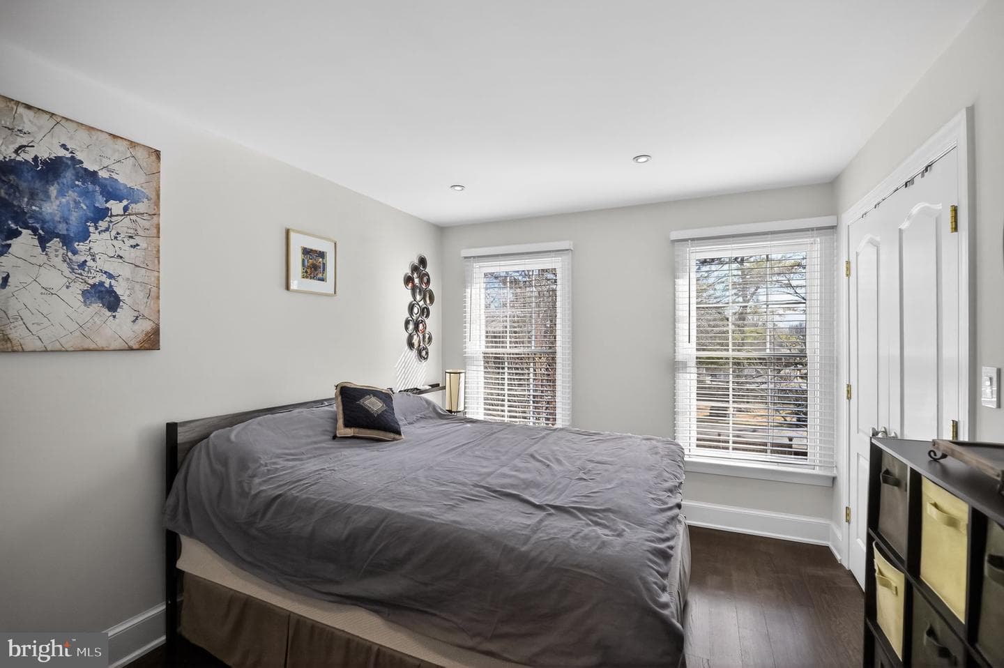 128 Rees Place photo 35