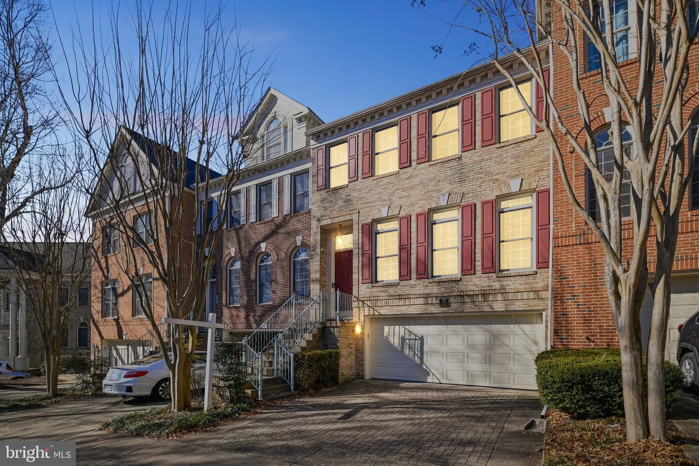 128 Rees Place photo 5