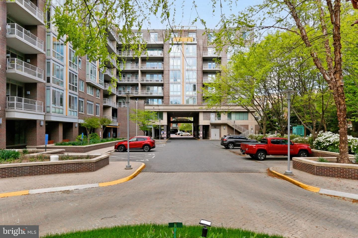 513 W Broad Street #711 photo 46