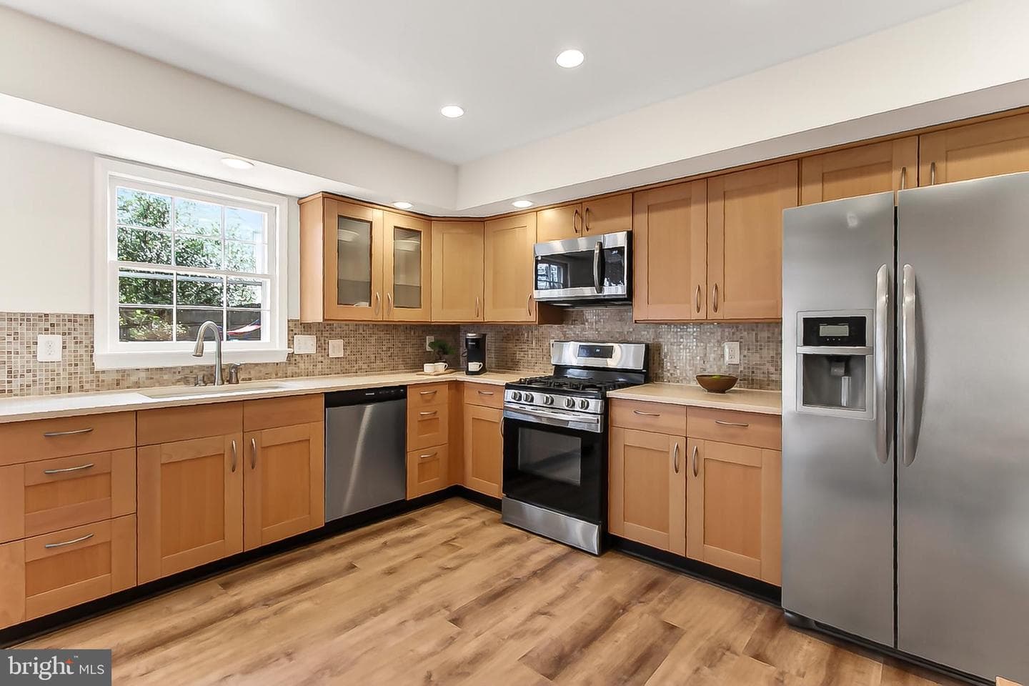 410 Jackson Street photo 12