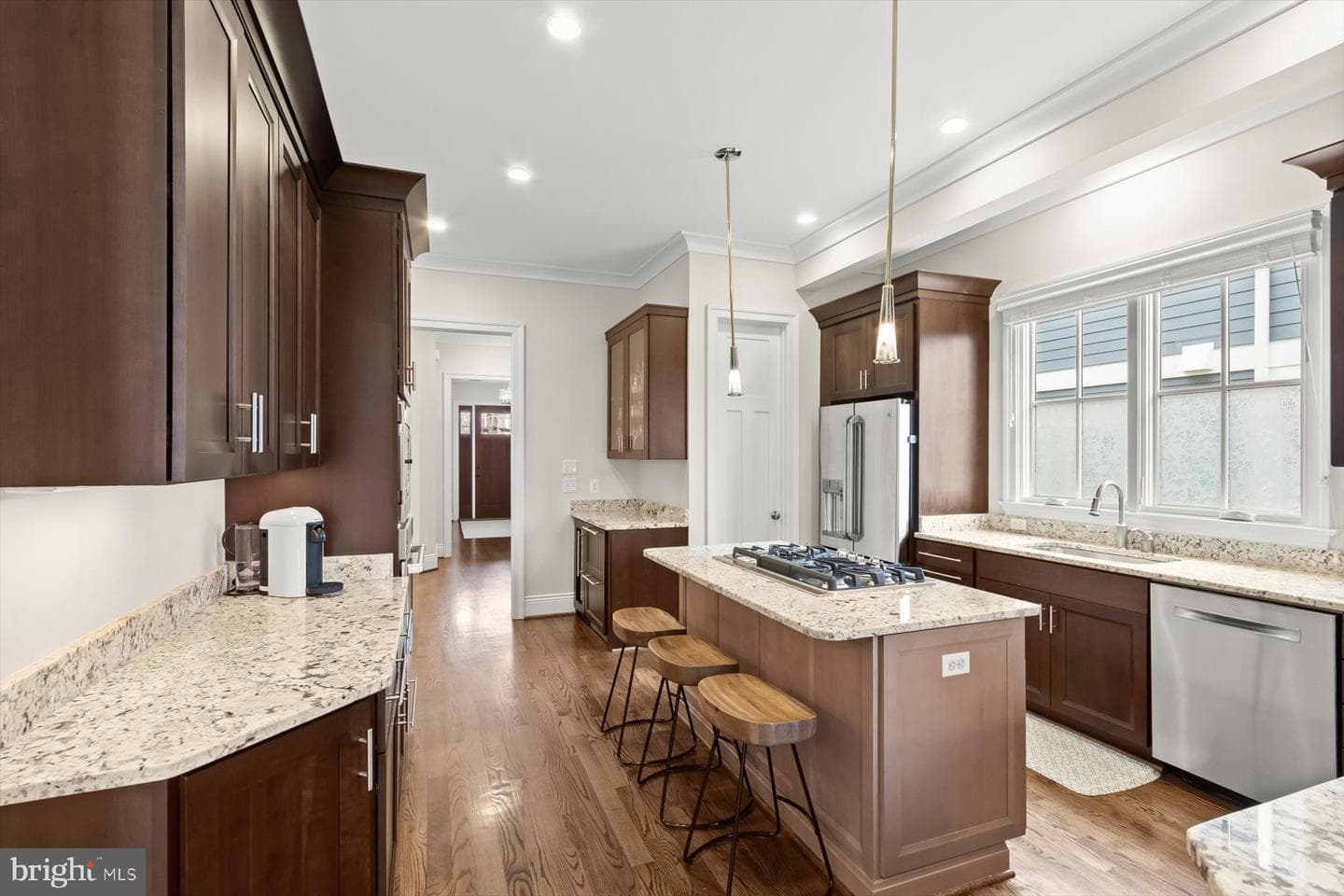 311 Grove Avenue photo 9