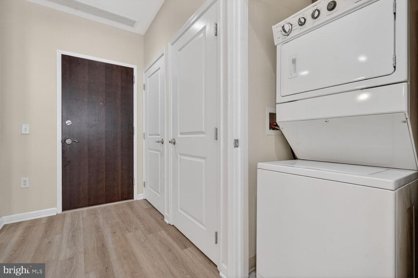 444 W Broad Street W #204 photo 14