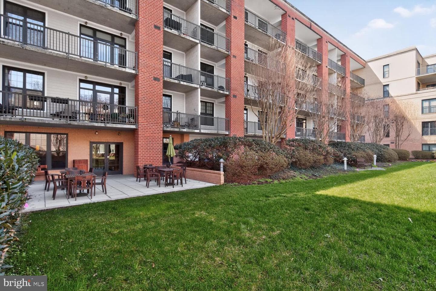 444 W Broad Street W #204 photo 15