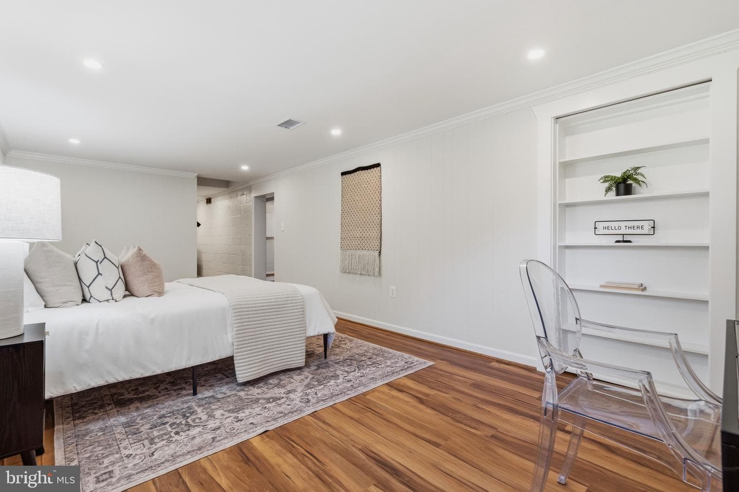 304 Rollins Street photo 20