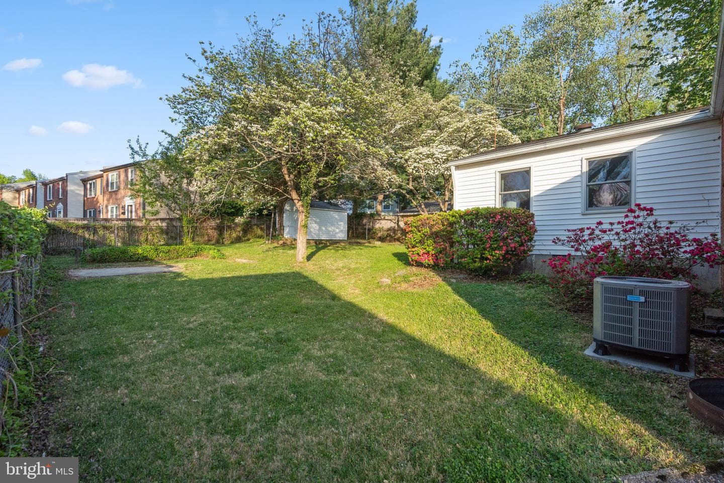 304 Rollins Street photo 29