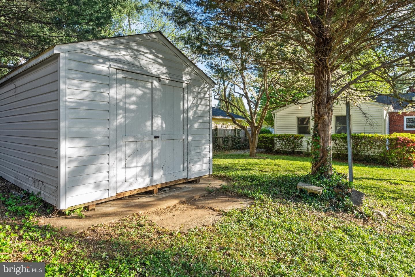 304 Rollins Street photo 30