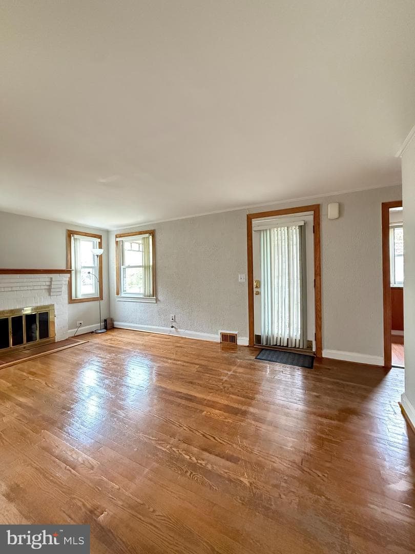 115 S Spring Street photo 4