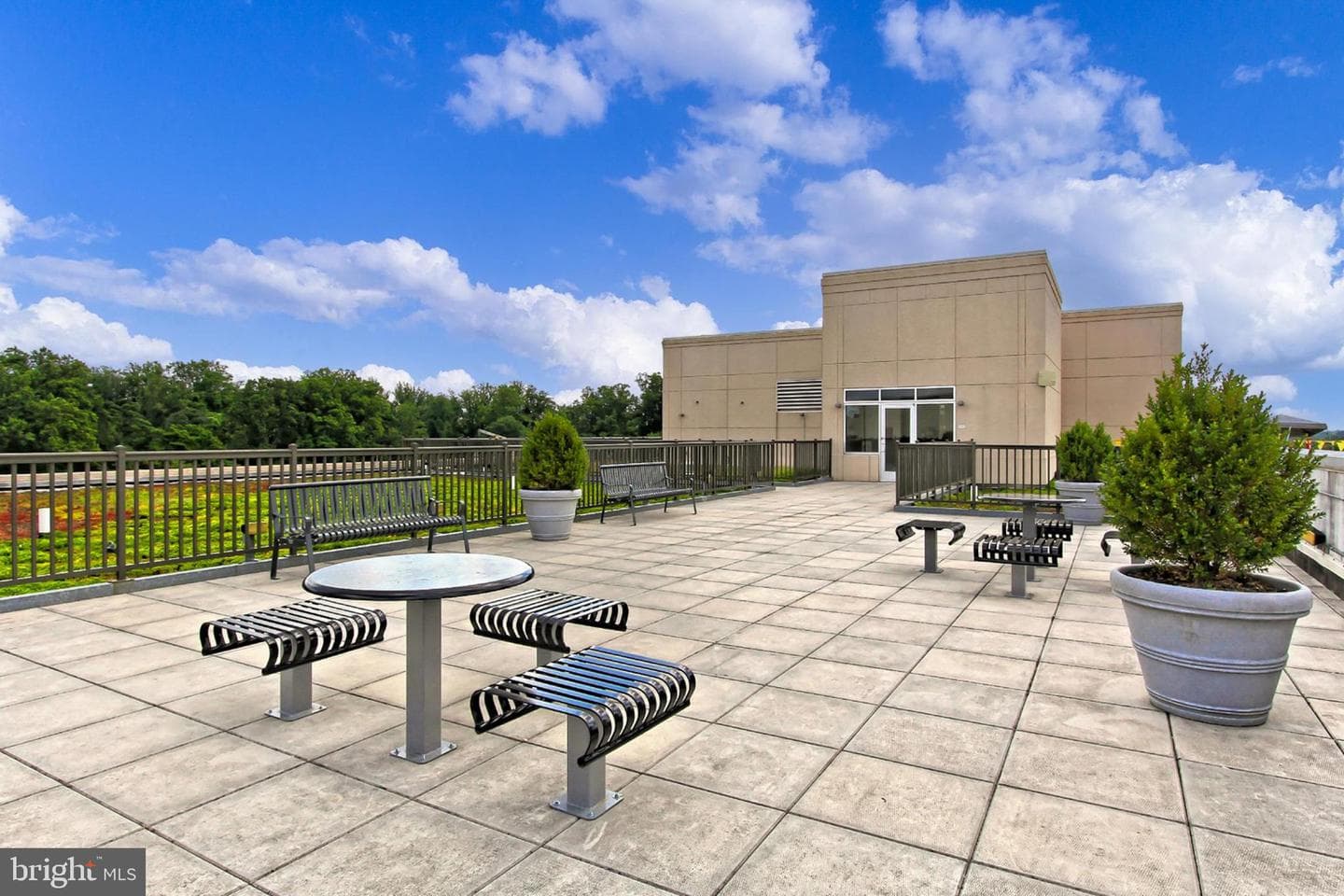 444 W Broad Street #224 photo 32