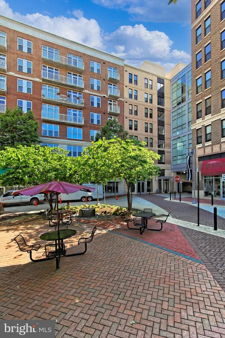 444 W Broad Street #224 photo 38