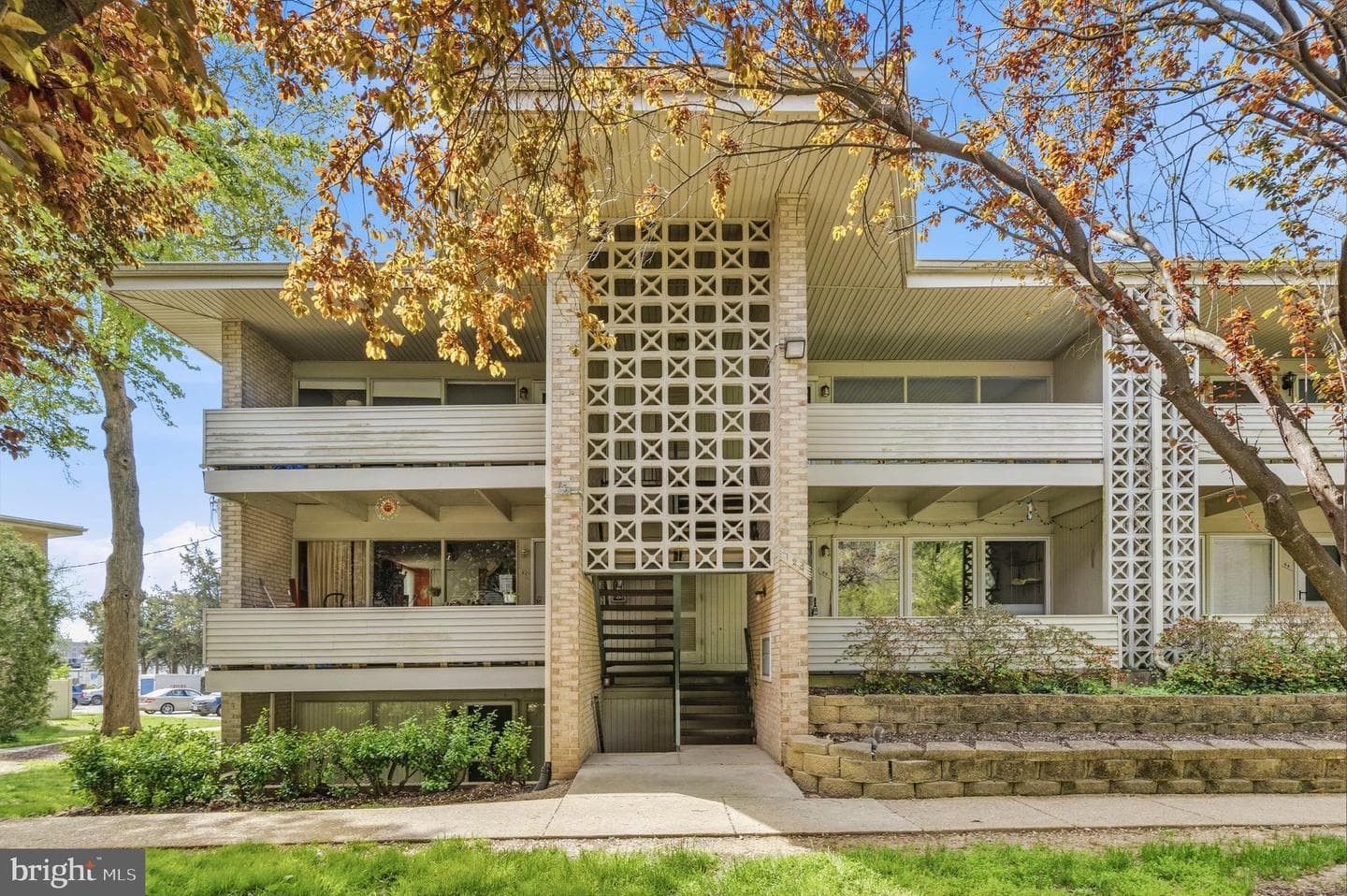 124 Haycock Road #c-2, Falls Church