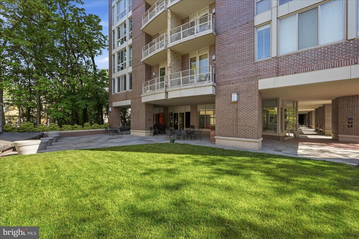 513 W Broad Street #315 photo 14