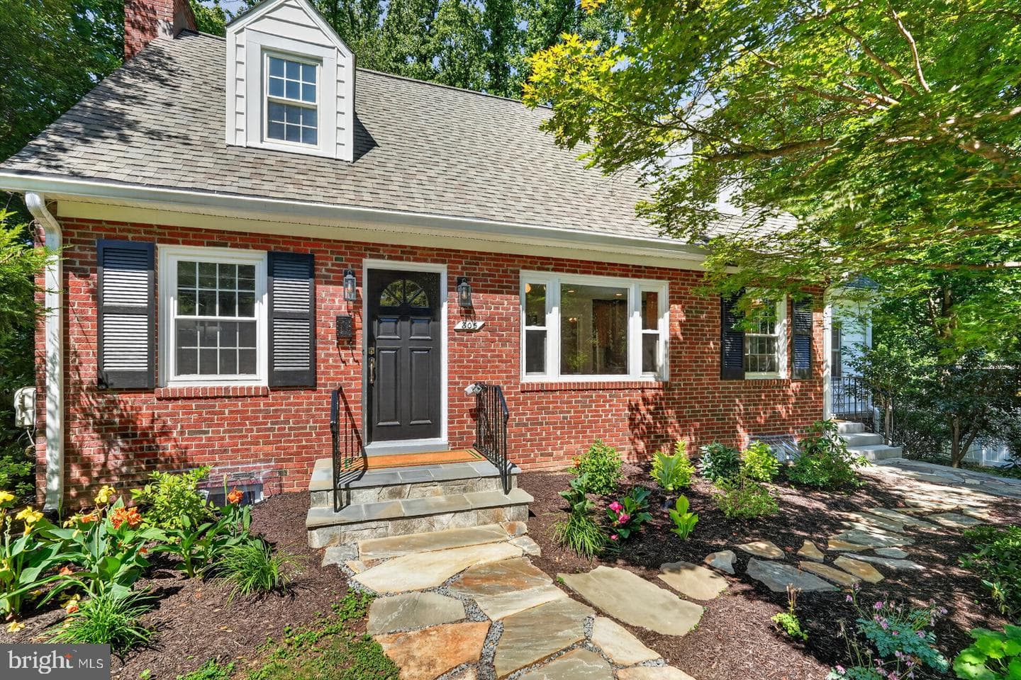 805 Ridge Place, Falls Church