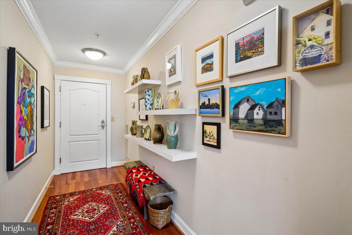 502 W Broad Street #417, Falls Church