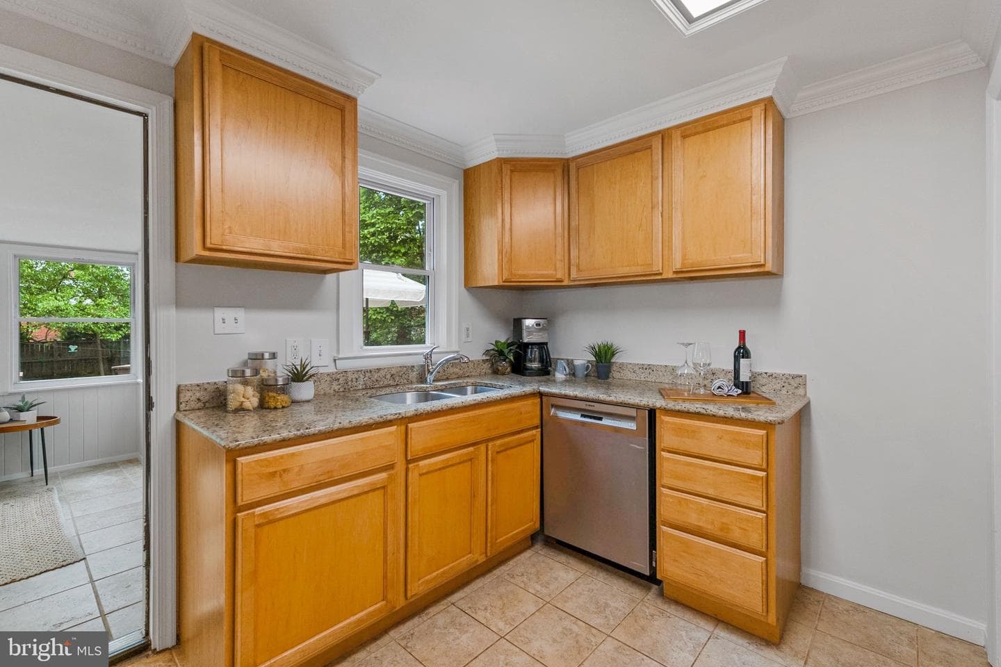 302 S West Street photo 11