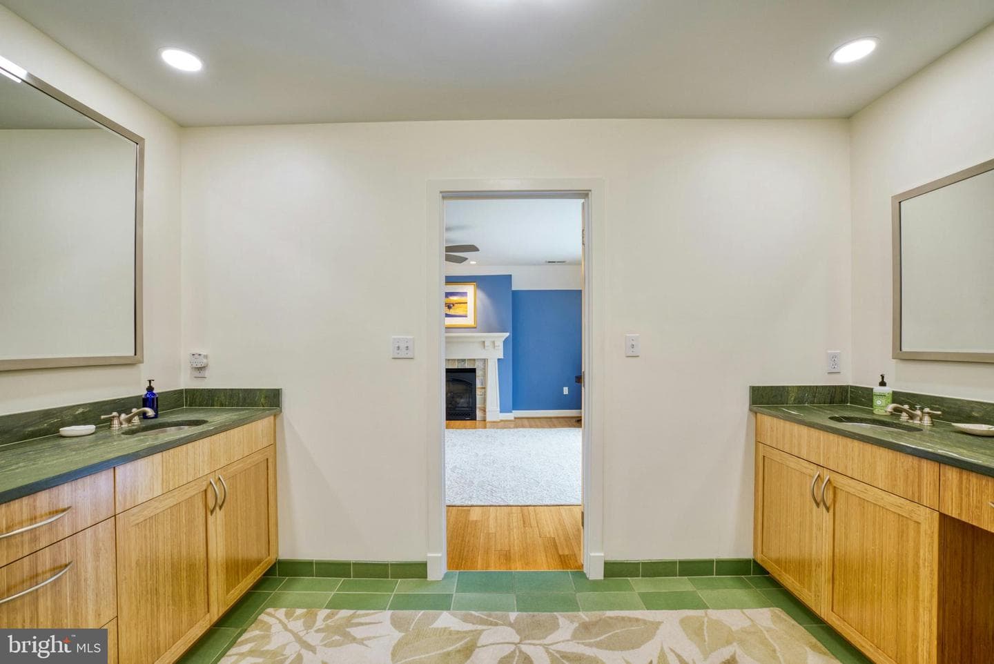 312 N Van Buren Street photo 41