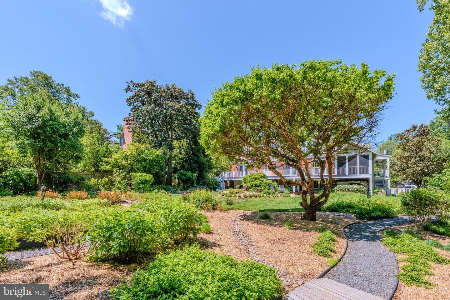 312 N Van Buren Street photo 68