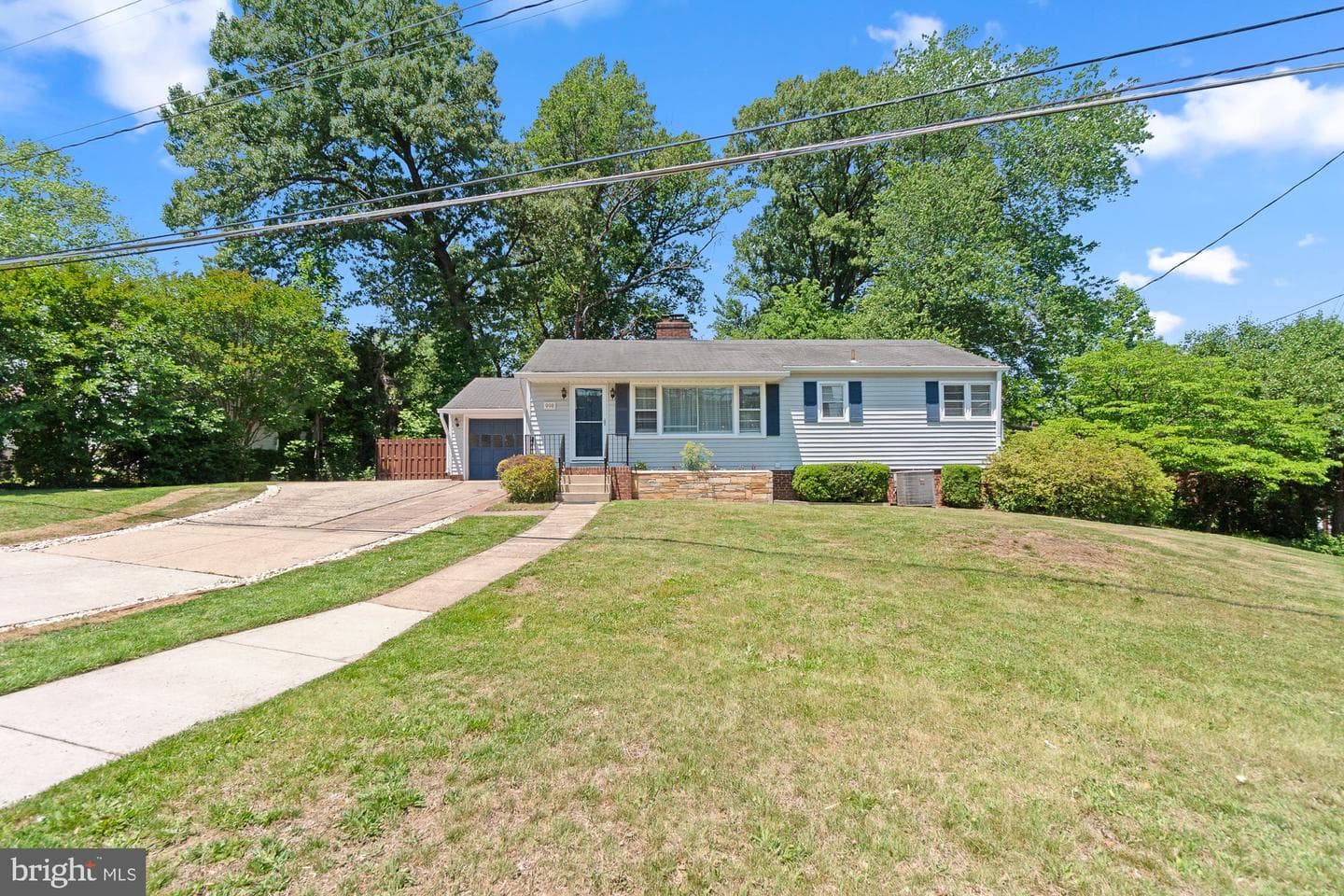 998 N Roosevelt Street, Falls Church