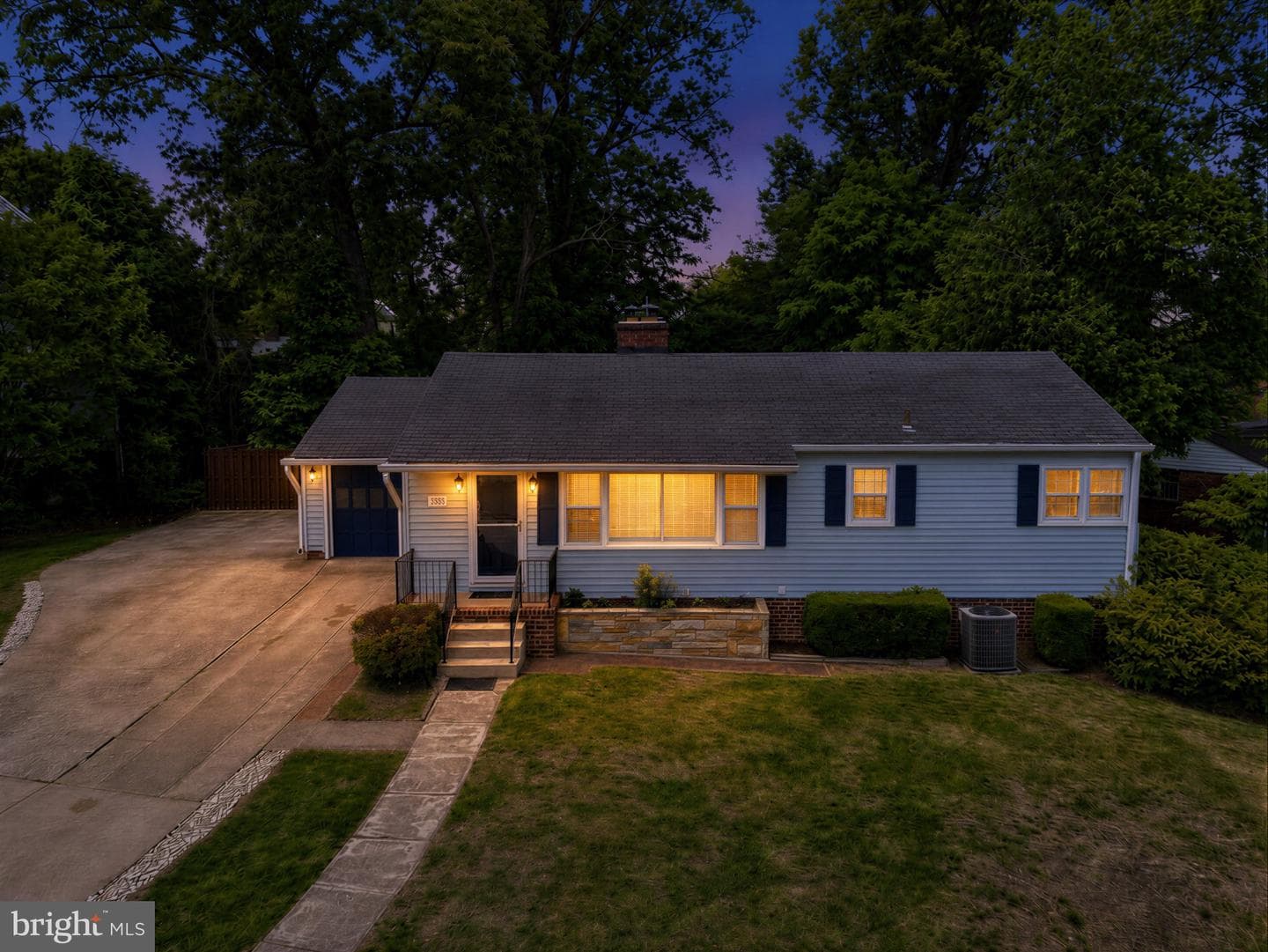 998 N Roosevelt Street, Falls Church