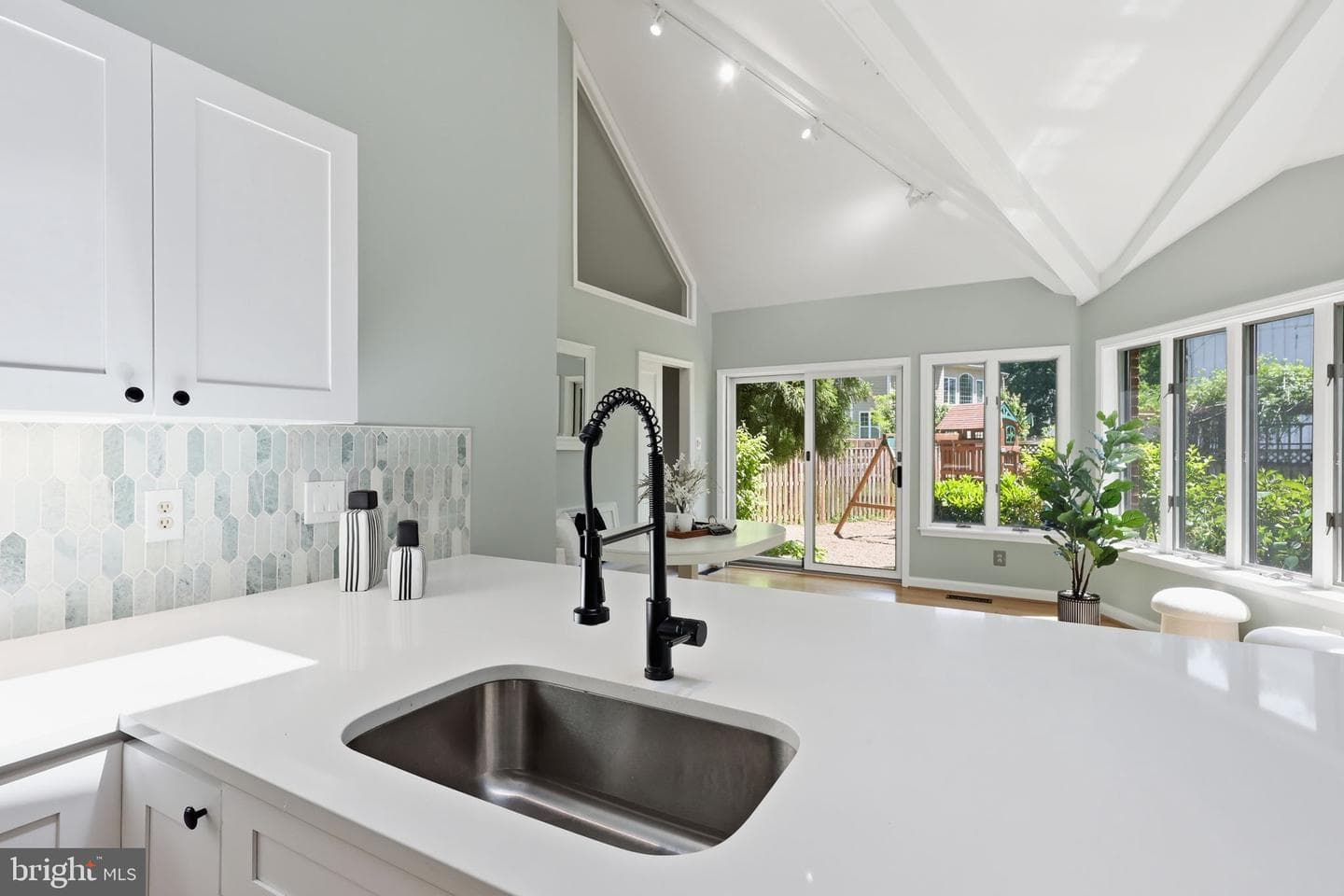 503 Dorchester Road photo 11