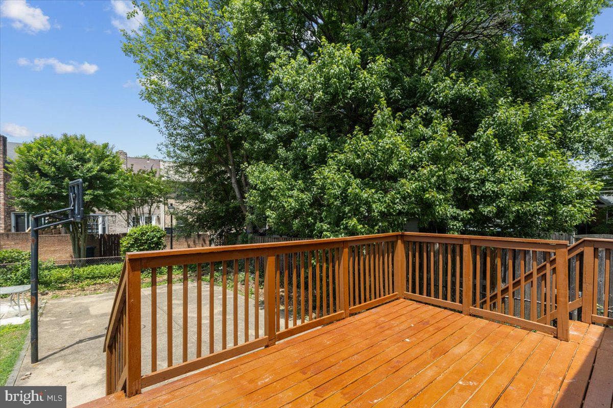 202 S Cherry Street photo 32