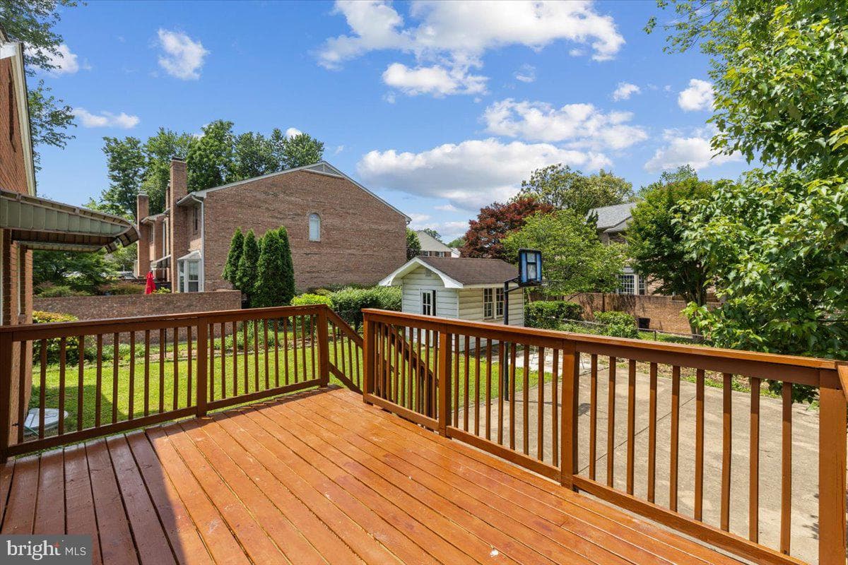 202 S Cherry Street photo 33