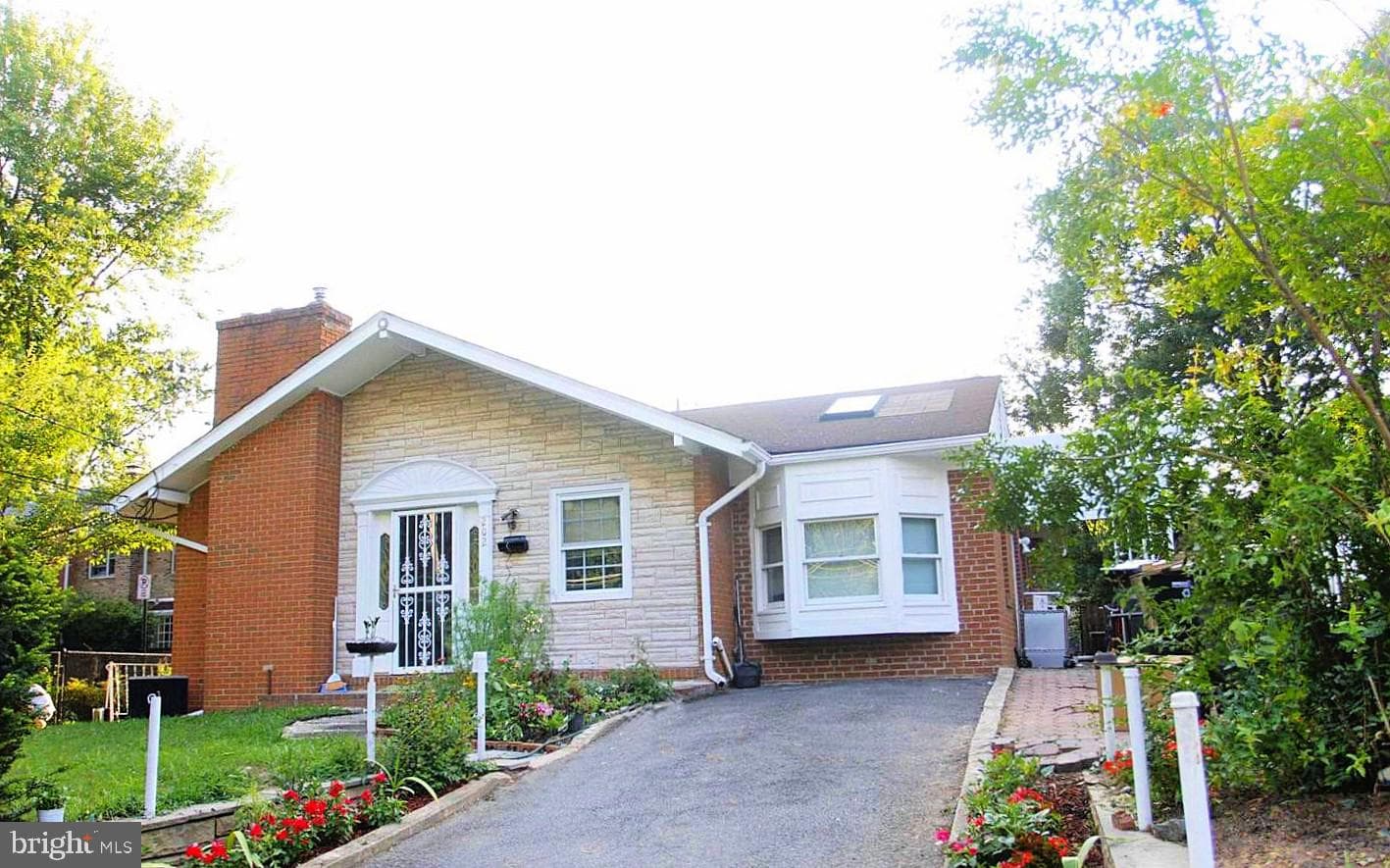 202 S Cherry Street photo 39
