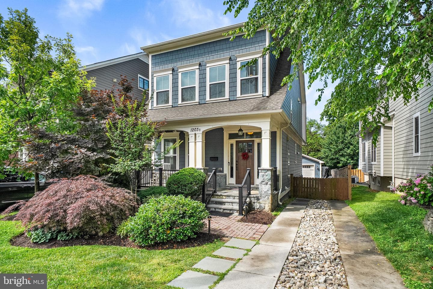 1203b Lincoln Avenue photo 3