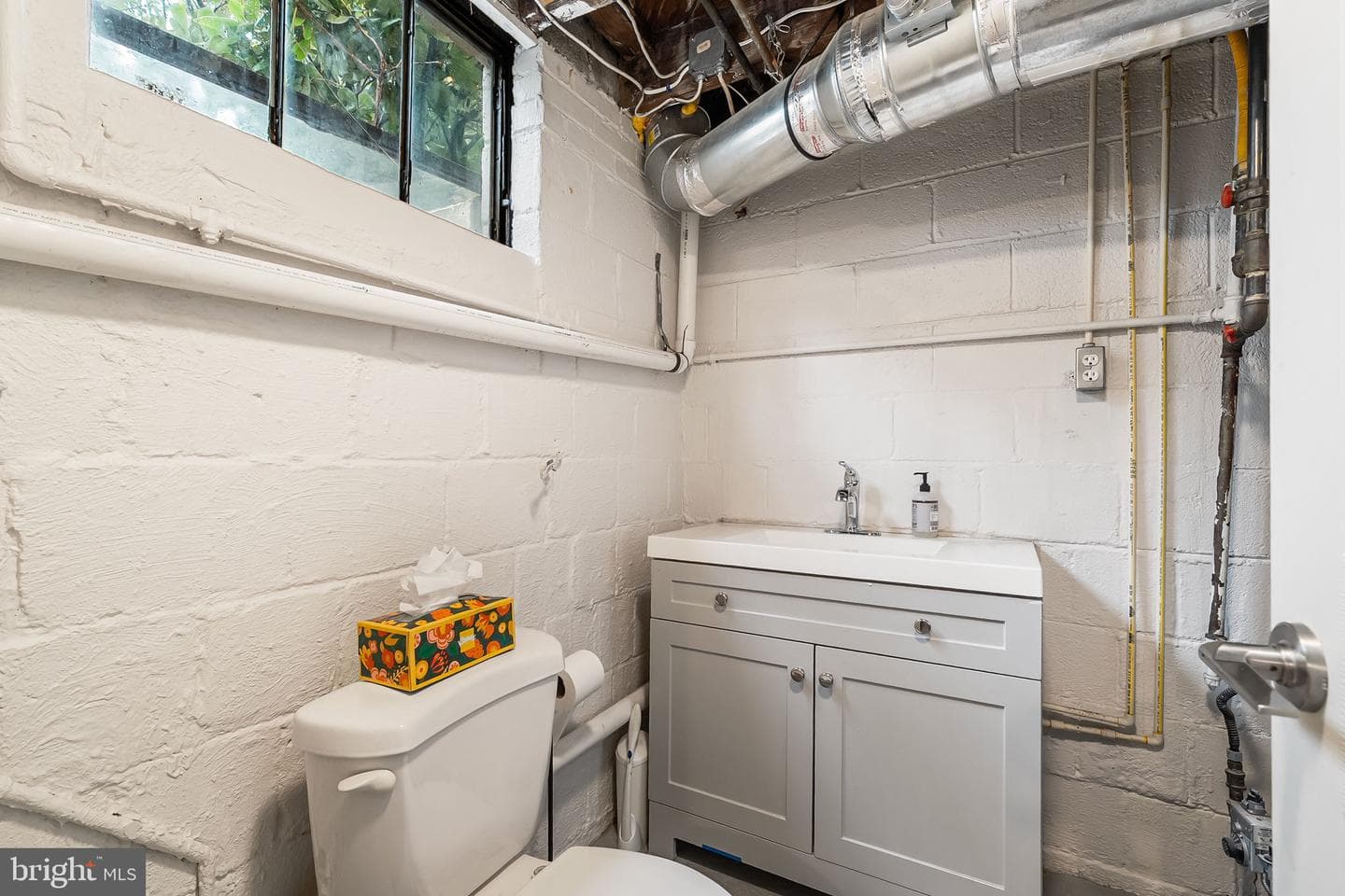 211 W Greenway Boulevard W photo 40