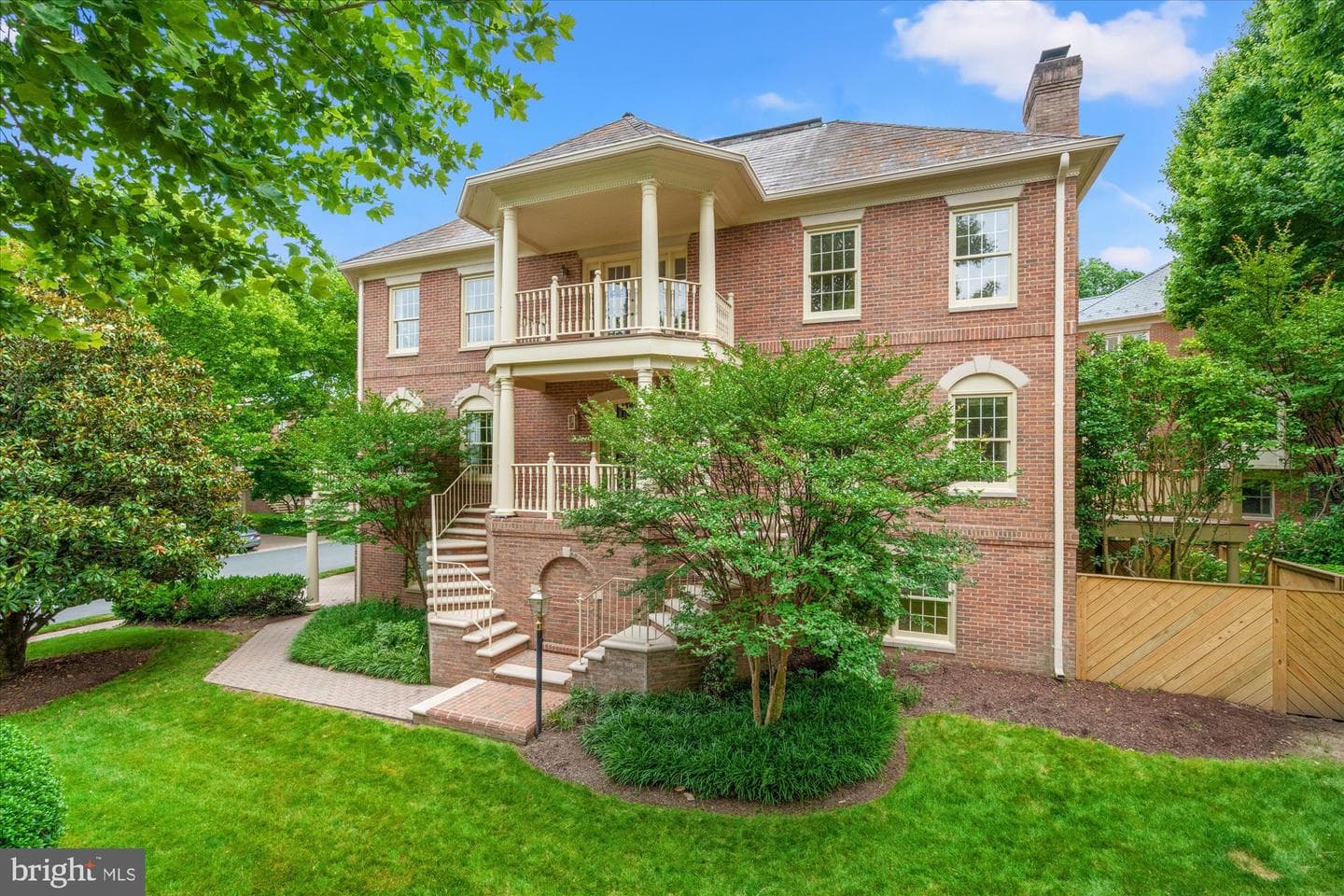 126 Gresham Pl, Falls Church