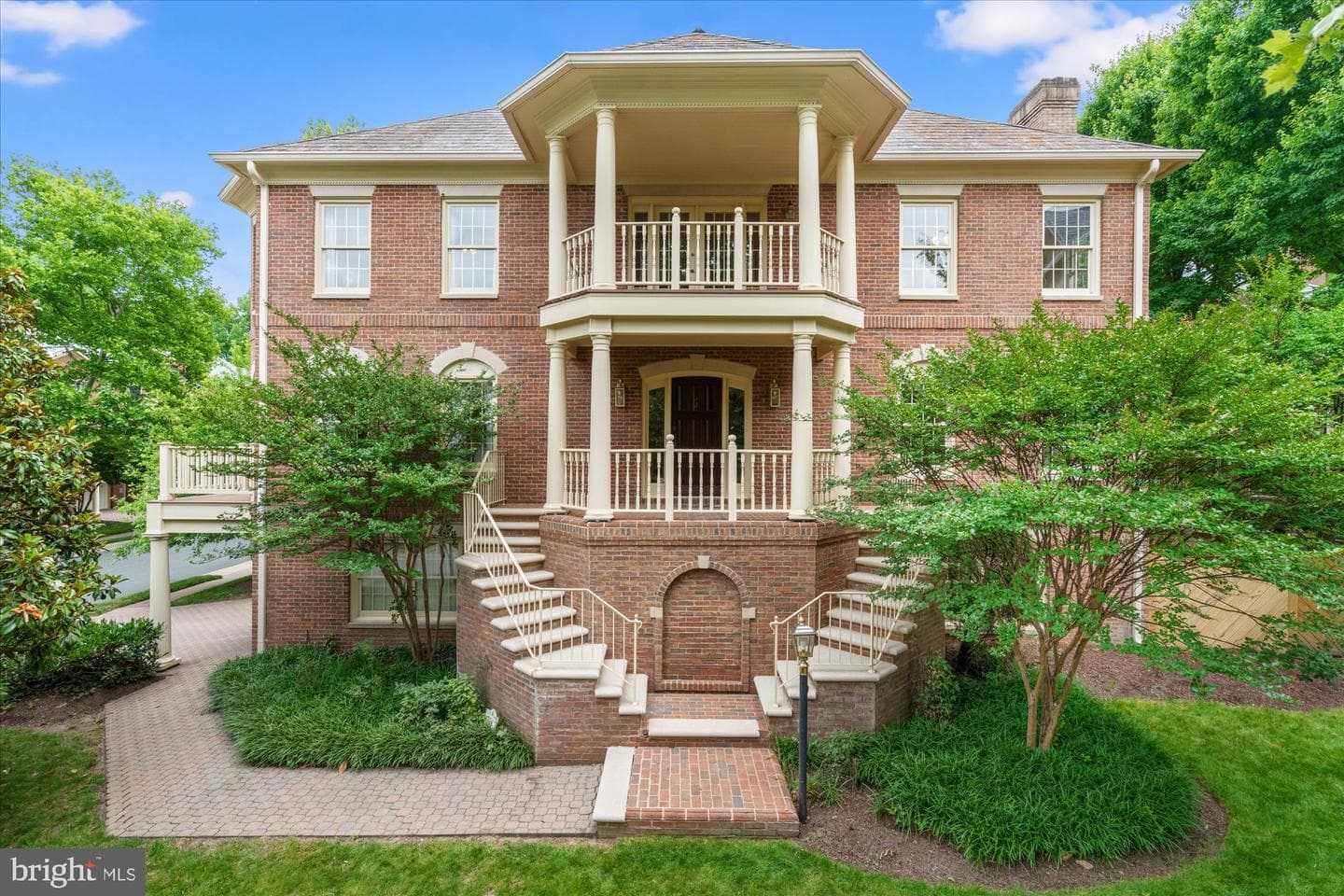 126 Gresham Pl, Falls Church
