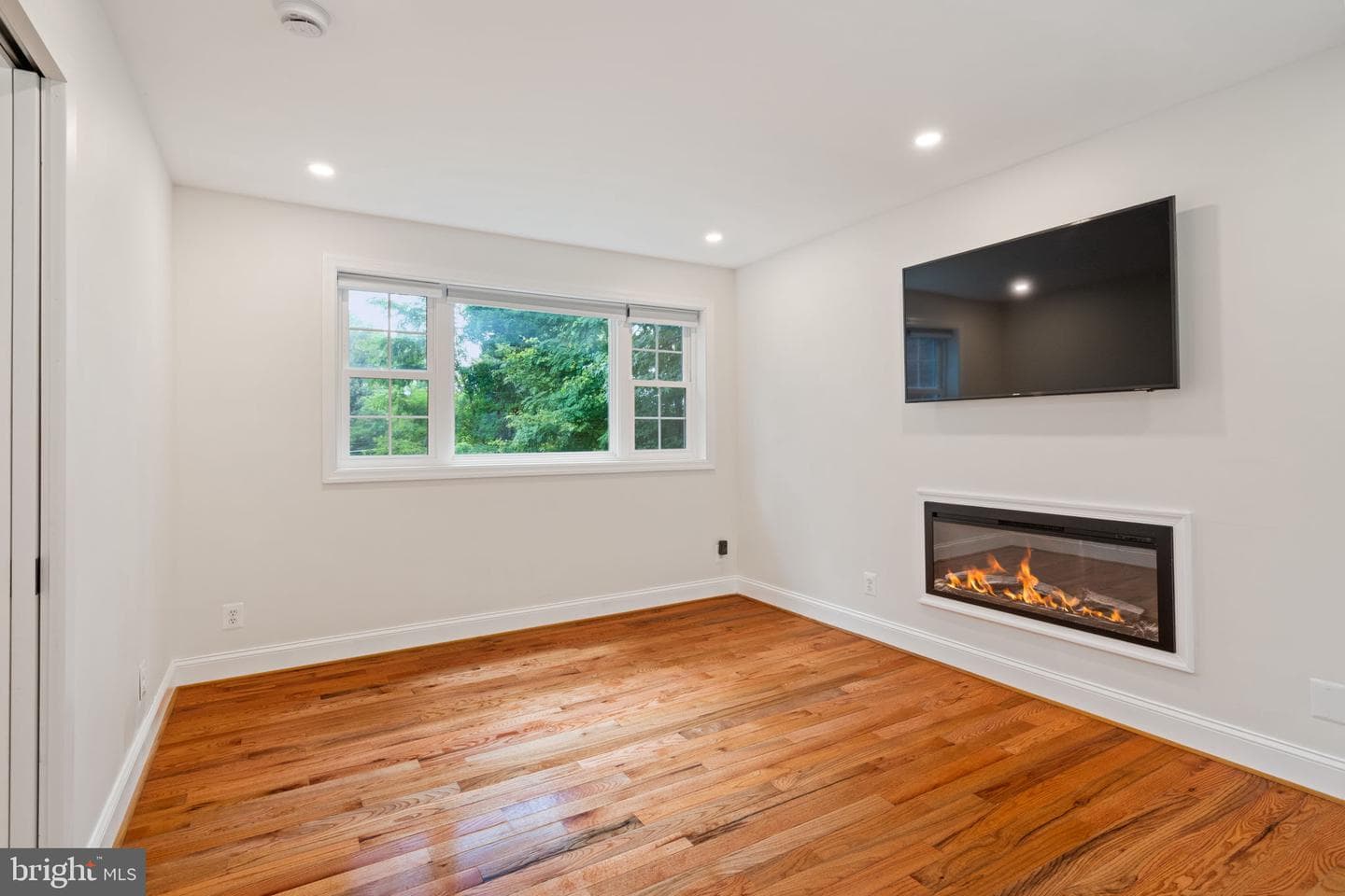 709 E Broad Street photo 17