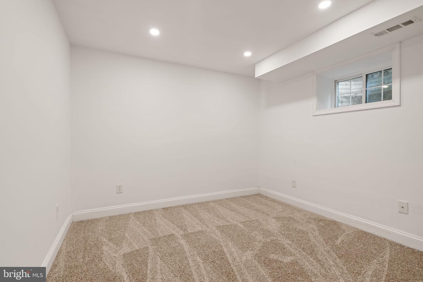 709 E Broad Street photo 31