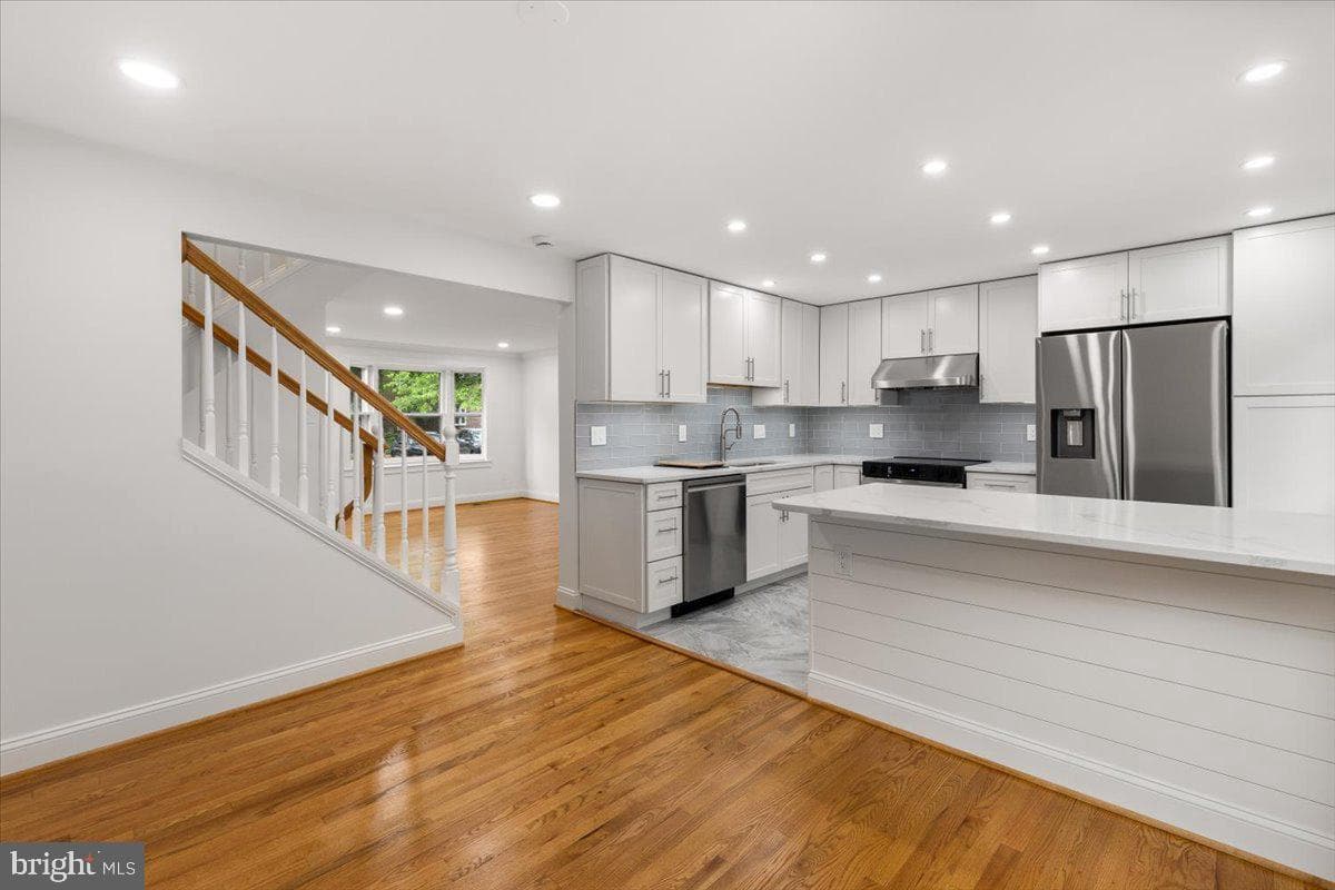 285 Gundry Drive, Falls Church