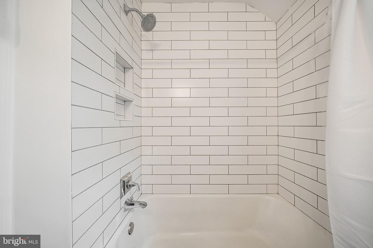 211 W Greenway Boulevard W photo 31
