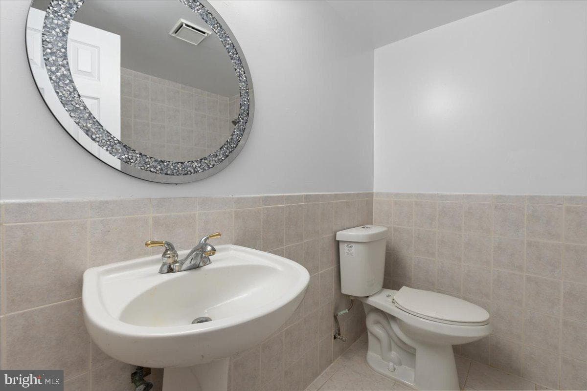 202 S Cherry Street photo 31