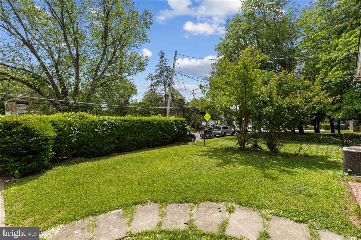 202 S Cherry Street photo 38