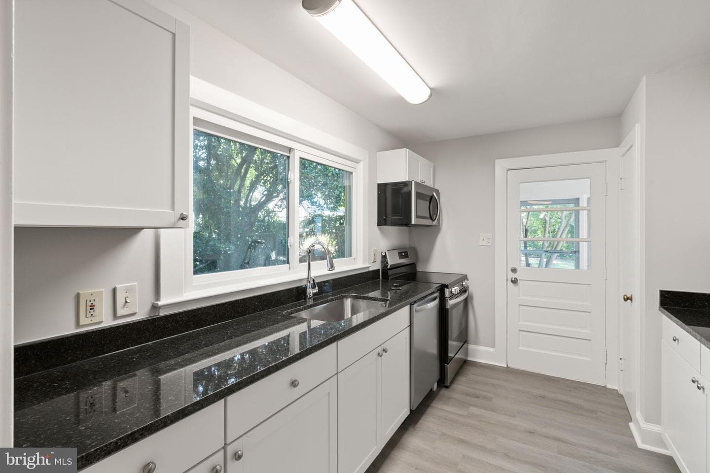 1408 Brent Street photo 10