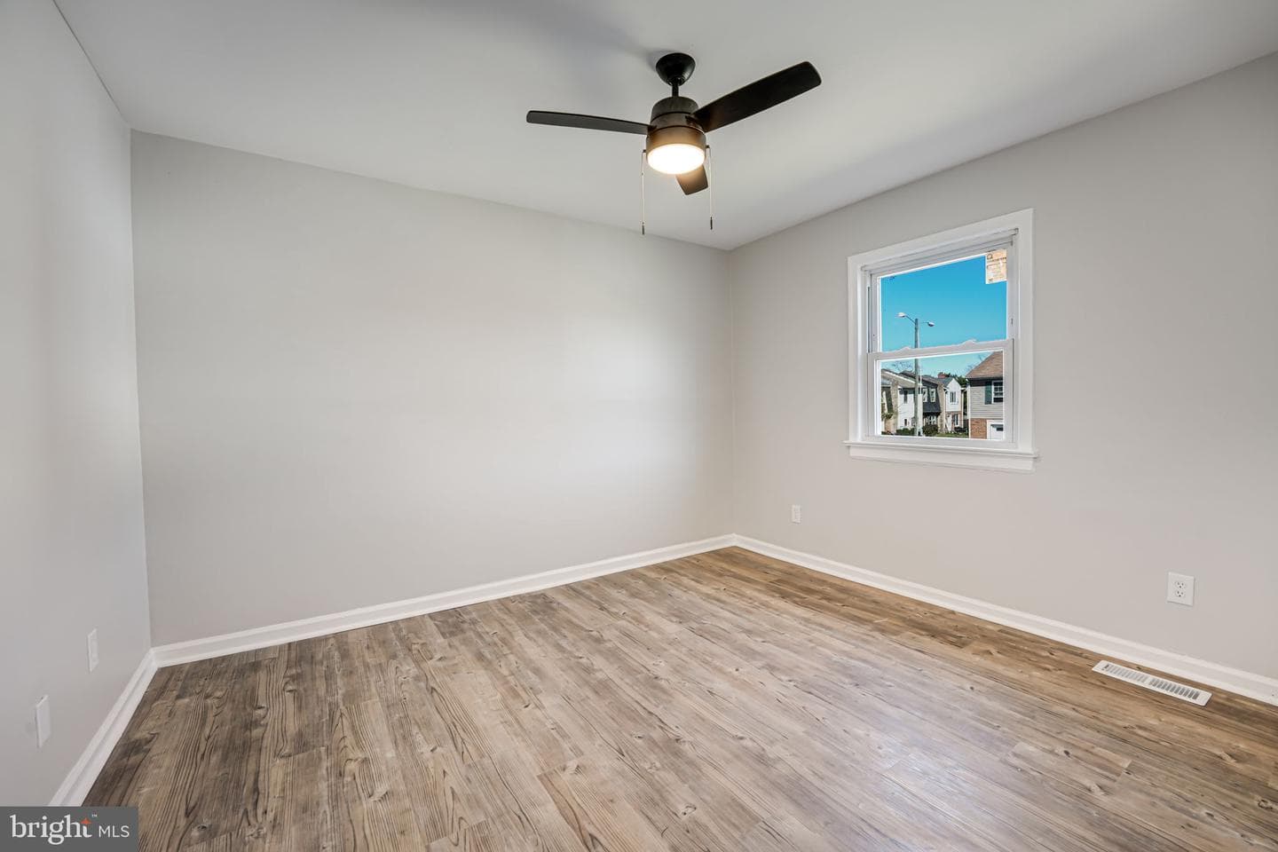 1005 Roffman Road photo 16