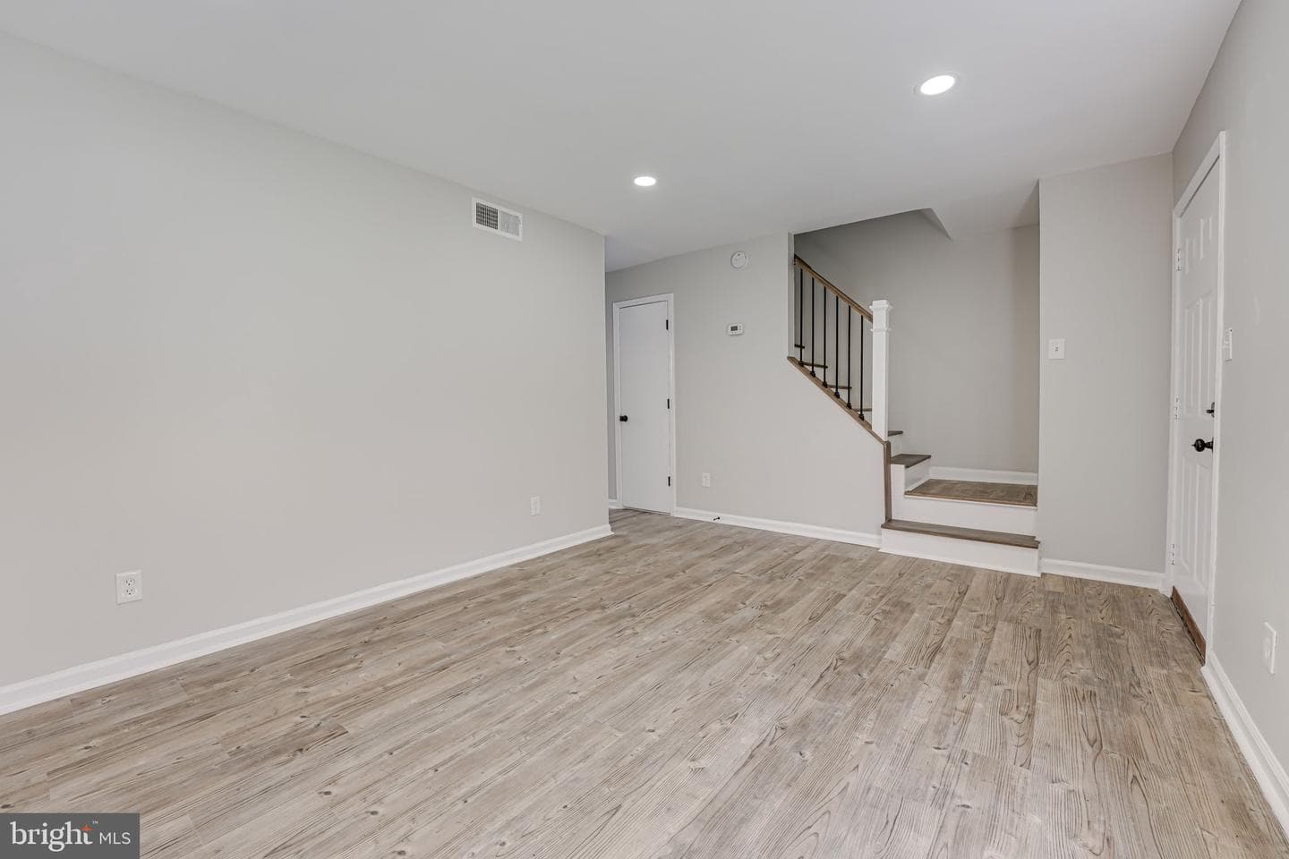 1005 Roffman Road photo 5