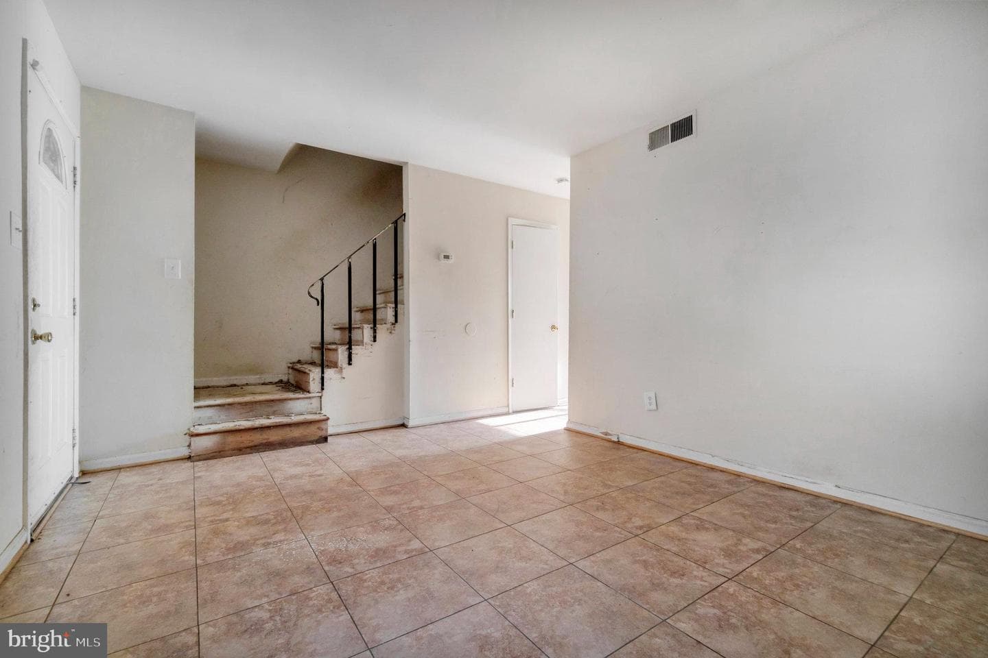 725 Denton Circle photo 3