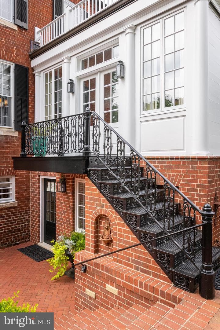 307 Amelia Street photo 15