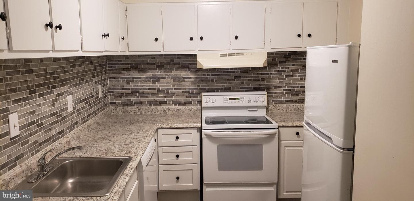 726 Denton Circle photo 7