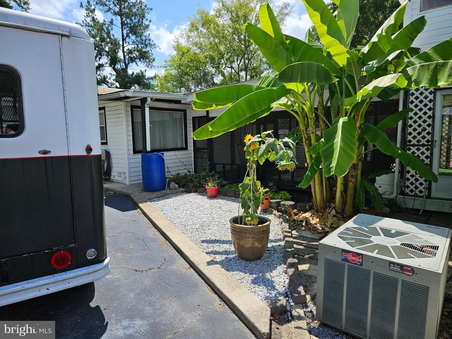 1318 Dandridge Street photo 35