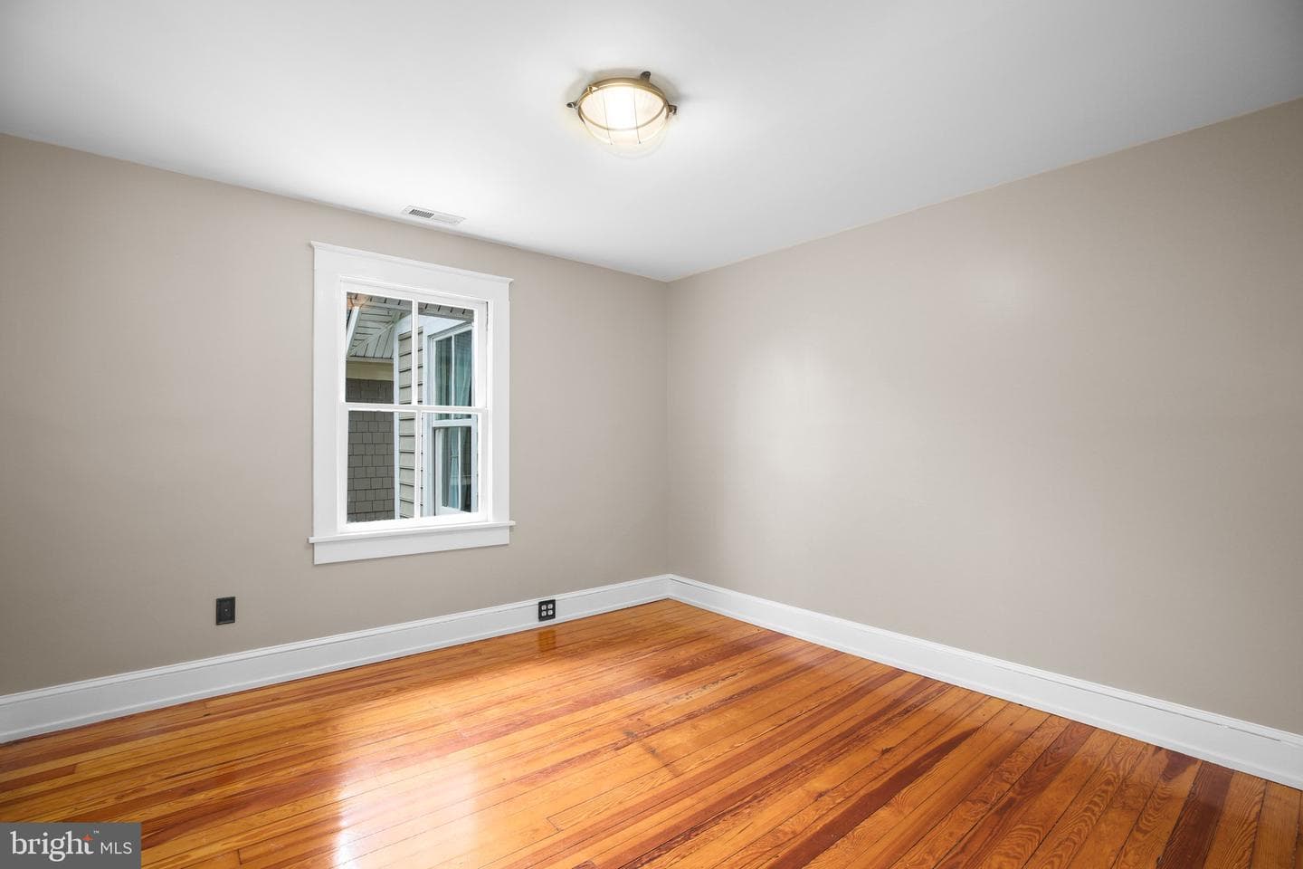 1406 Prince Edward Street photo 26